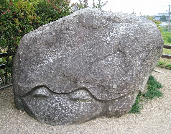 亀石というより蛙石？