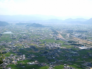 讃岐平野を一望