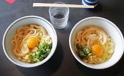 讃岐名物釜玉うどん