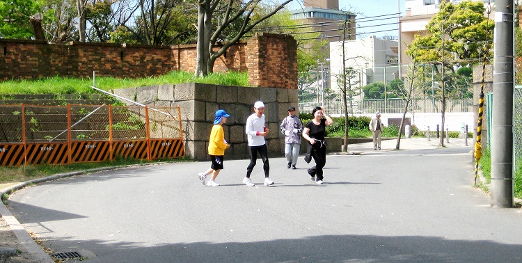 大阪城天守閣マラソンの折返し地点、スタートから1.5Km