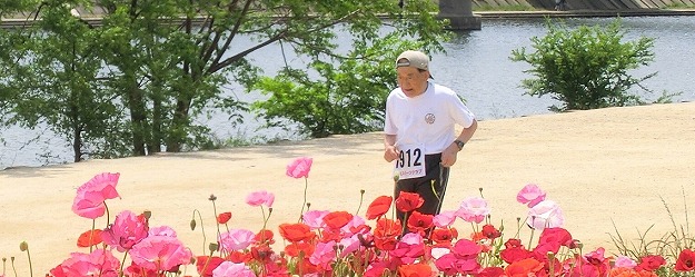 85歳の小川金治郎さん