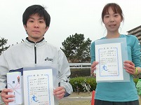 5Kmの部で優勝の石田和詳さんと木村亜美さん