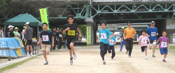 小学生１Kmマラソンのスタート